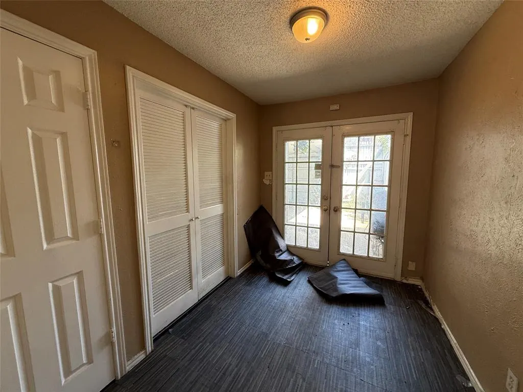 8837 Saint Thomas Circle