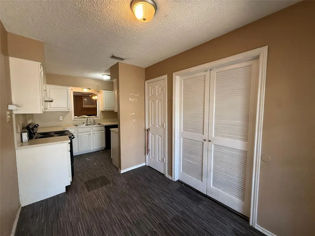 8837 Saint Thomas Circle
