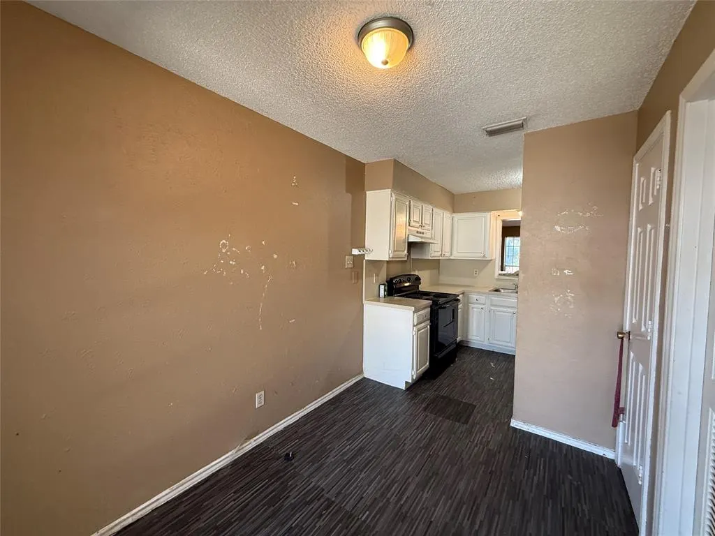 8837 Saint Thomas Circle