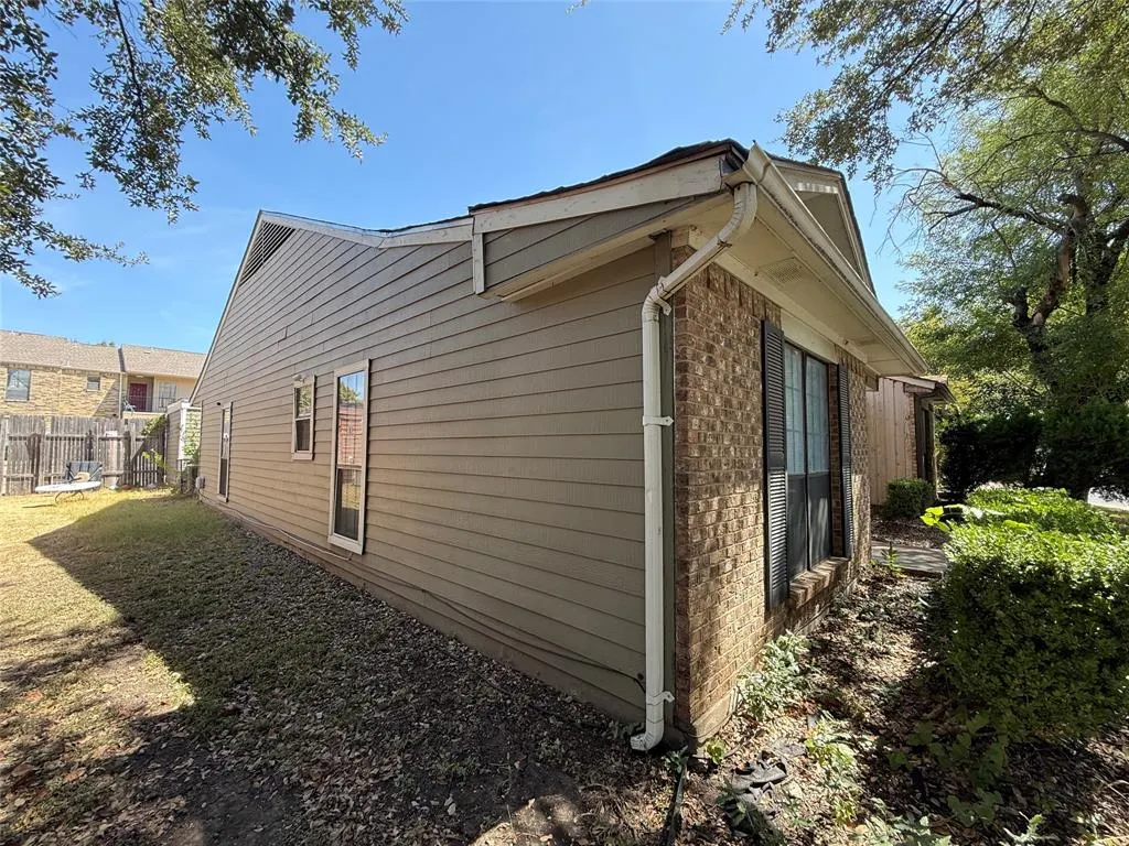 8837 Saint Thomas Circle