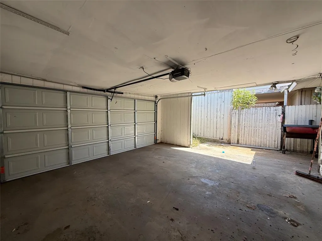 8837 Saint Thomas Circle