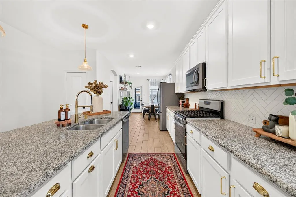 2116 Barx Drive
