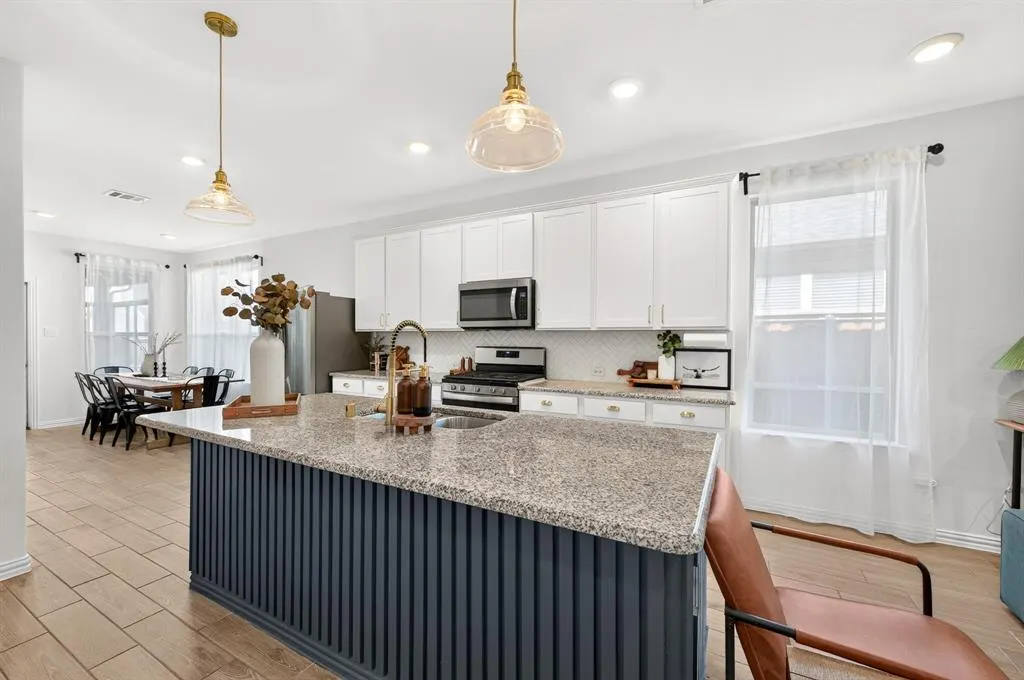 2116 Barx Drive