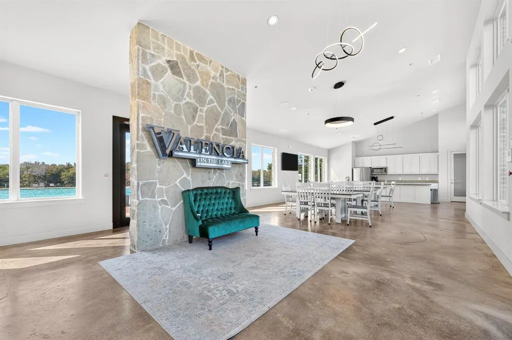 2116 Barx Drive