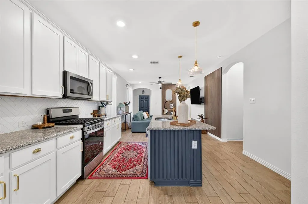 2116 Barx Drive