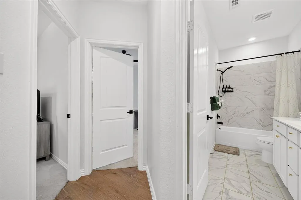 2116 Barx Drive