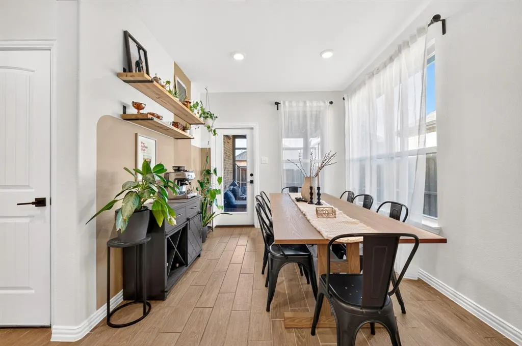 2116 Barx Drive