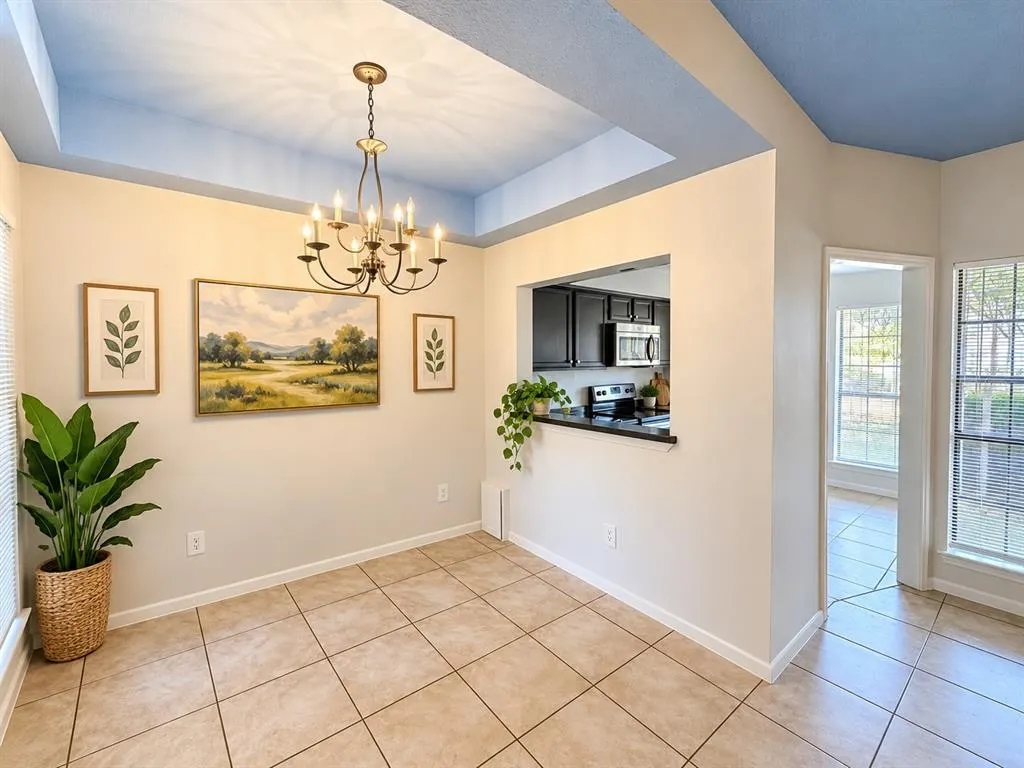 9601 Forest Lane #512