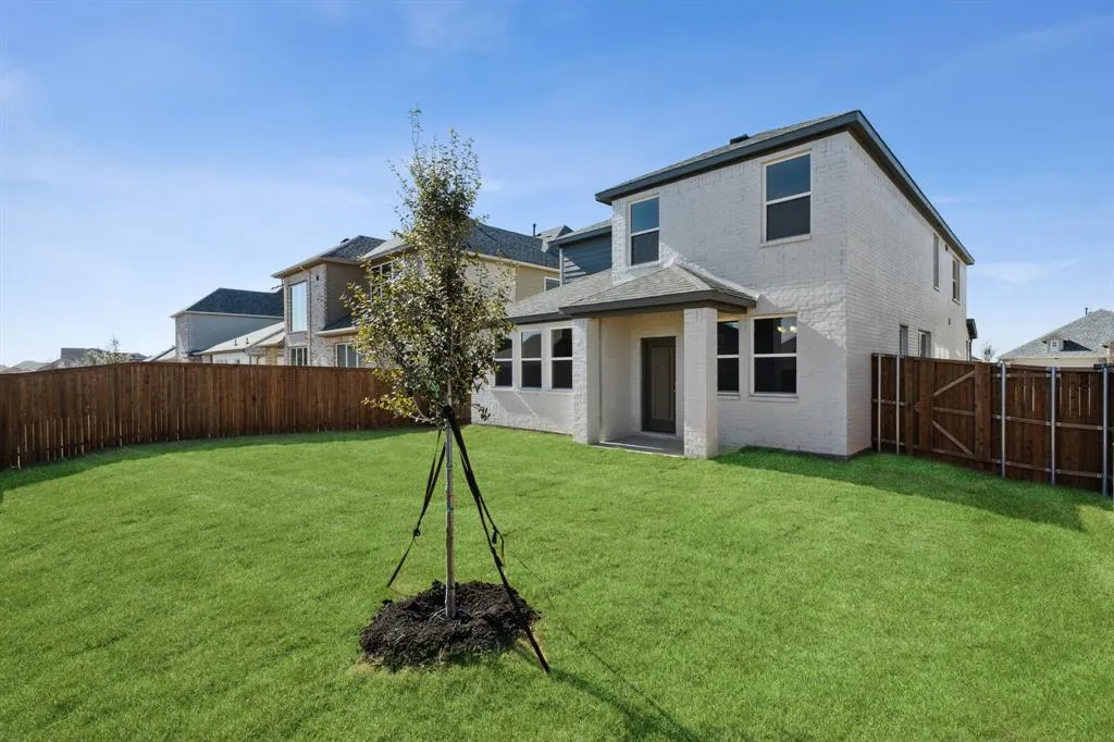 836 Santa Lucia Drive