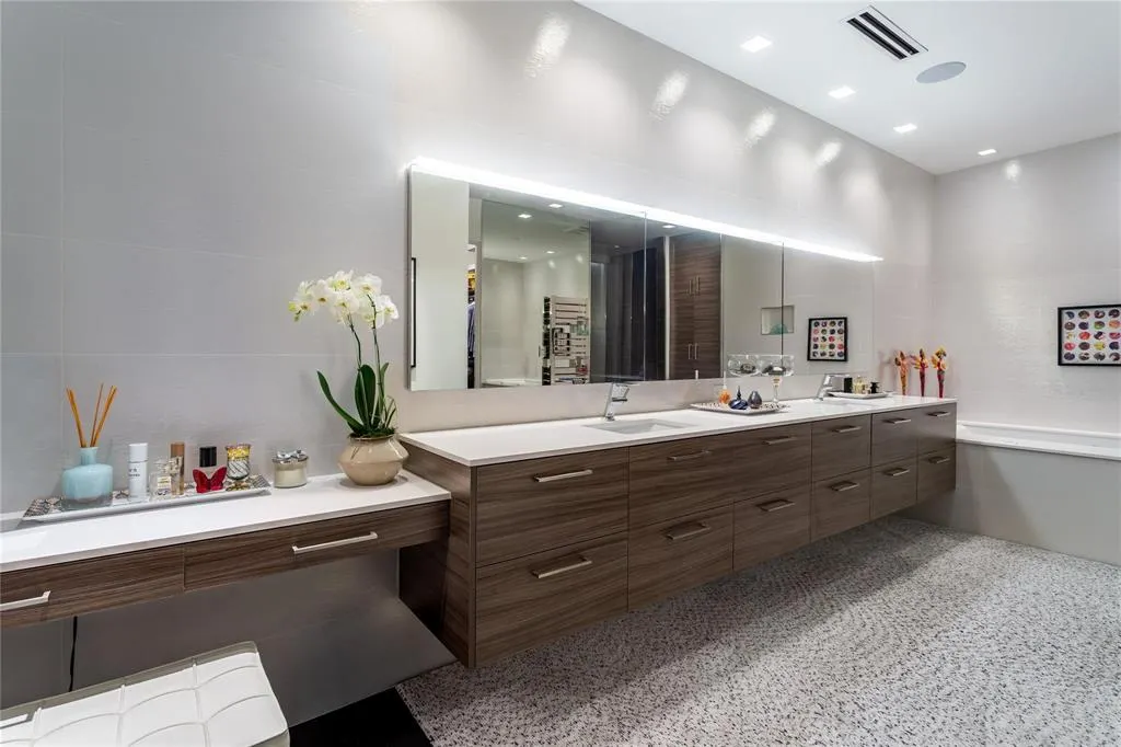 2300 WOLF Street #18-A