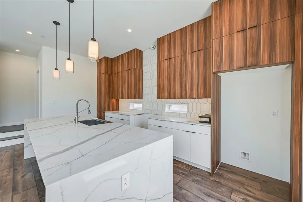 2247 Mail Avenue #103