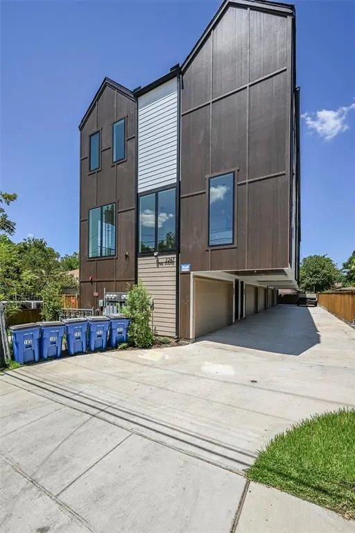 2247 Mail Avenue #103