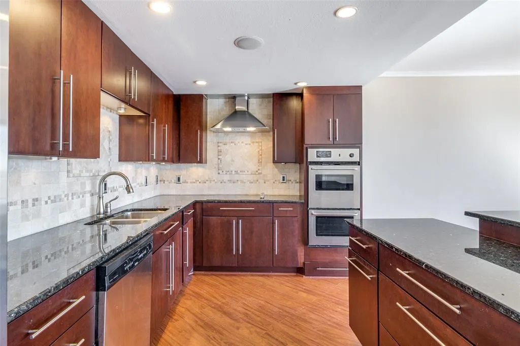 6211 W Northwest Highway #2801