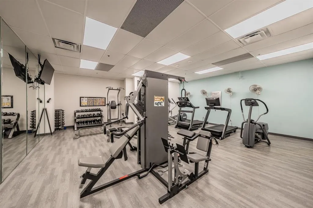 6211 W Northwest Highway #2801