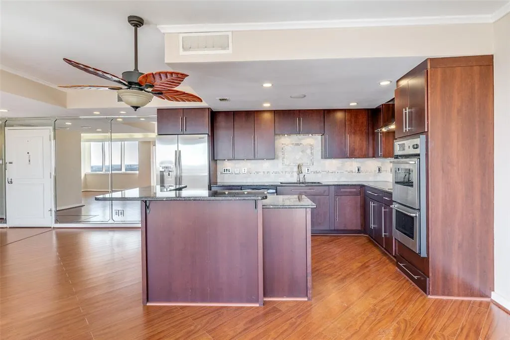 6211 W Northwest Highway #2801