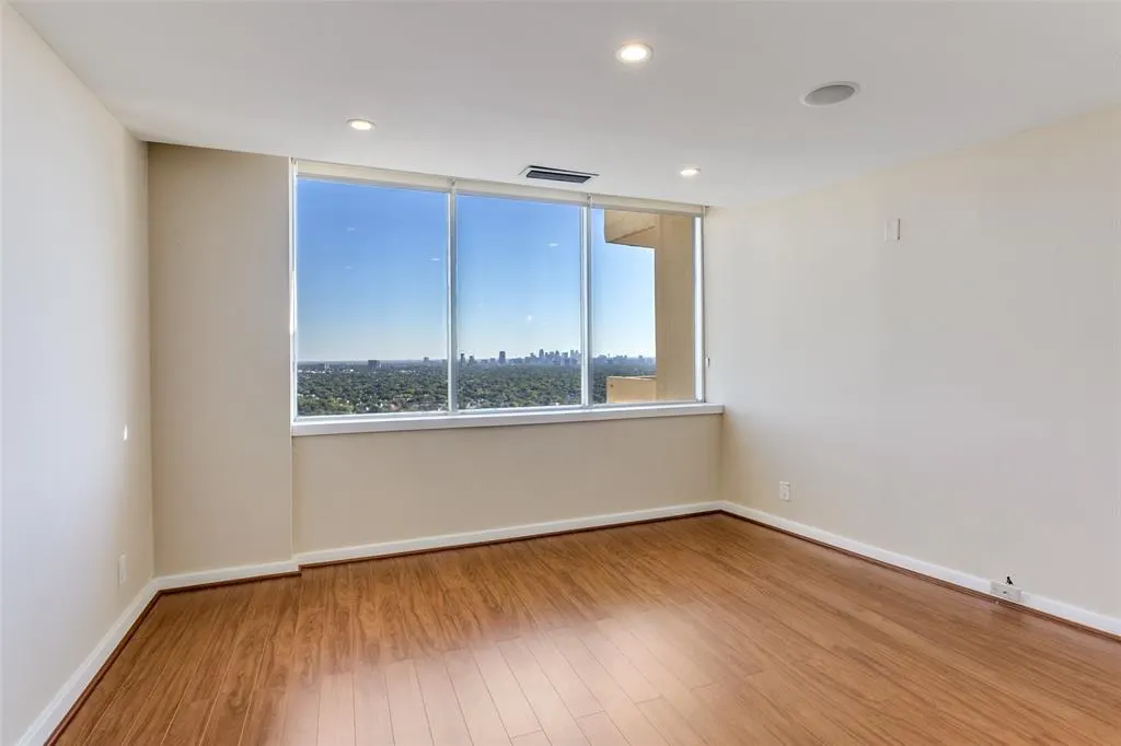 6211 W Northwest Highway #2801