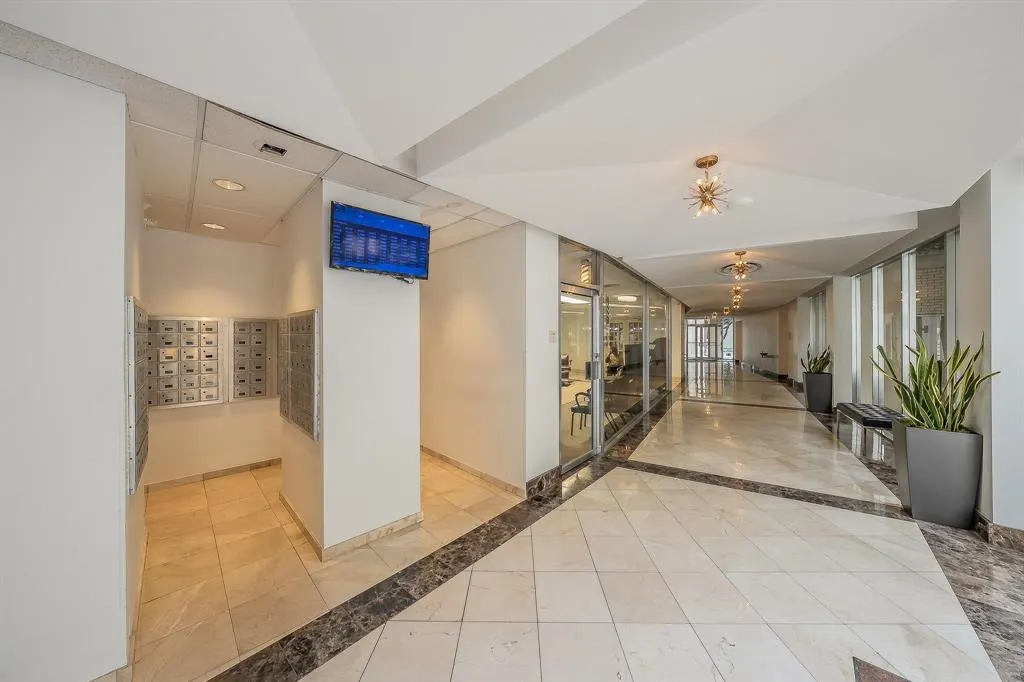 6211 W Northwest Highway #2801
