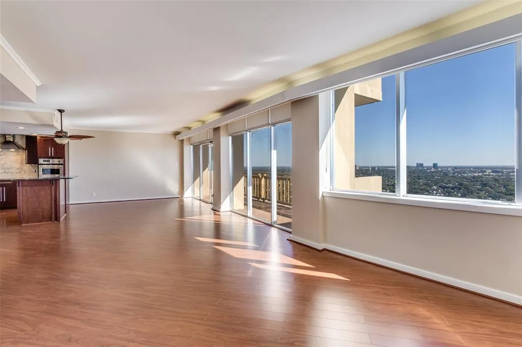 6211 W Northwest Highway #2801