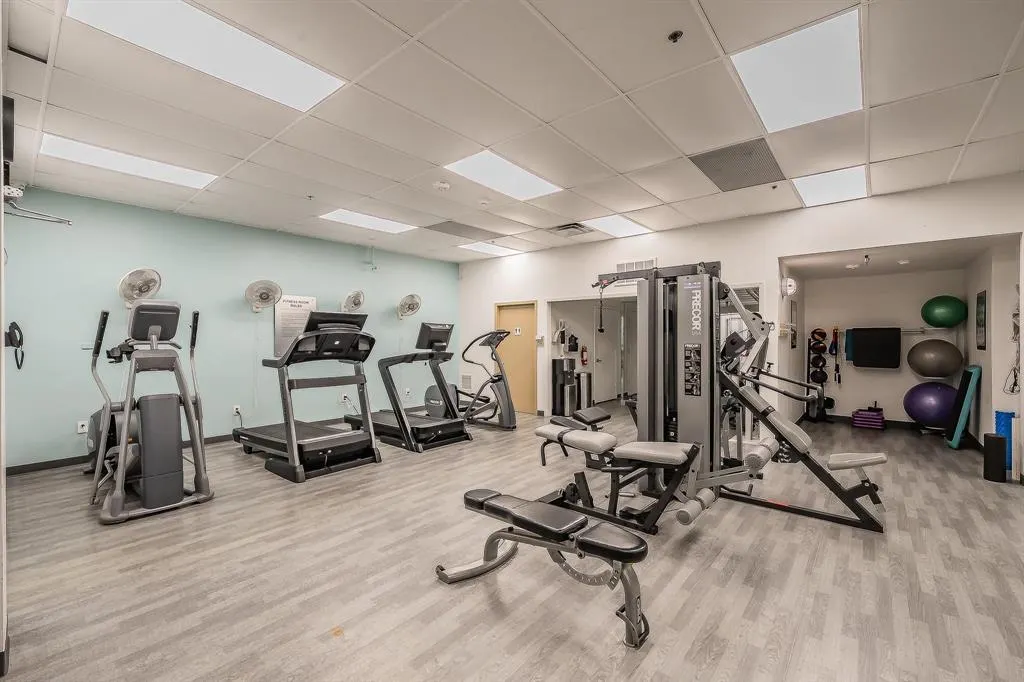 6211 W Northwest Highway #2801