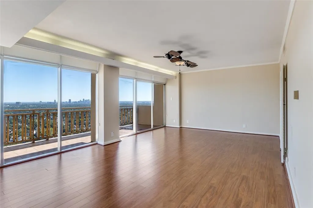 6211 W Northwest Highway #2801