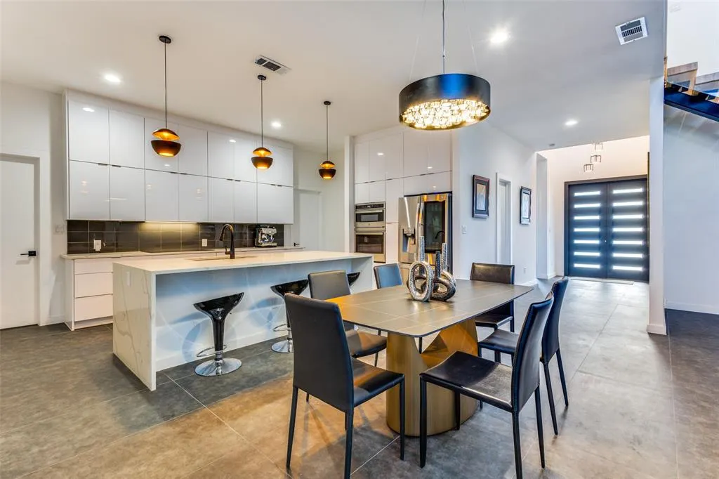9774 Sunset Drive