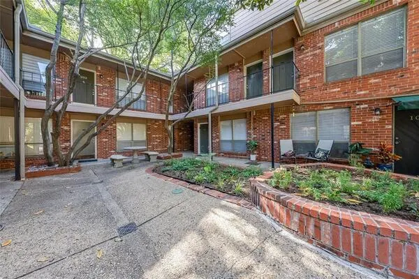 4525 Gilbert Avenue #201