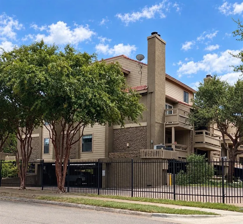 5200 Martel Avenue #6G