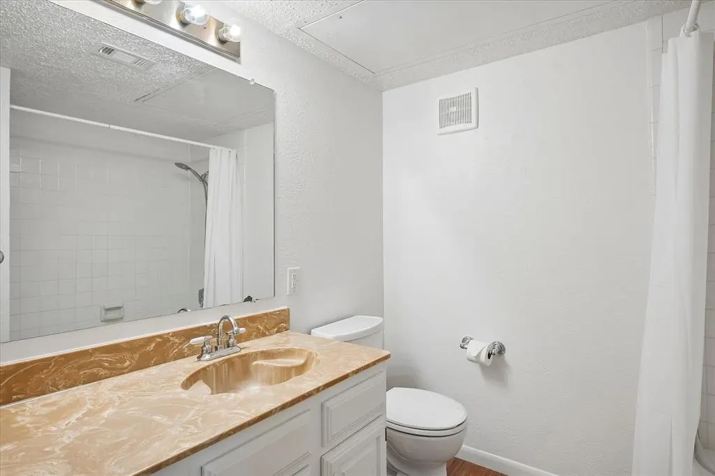 5200 Martel Avenue #6G