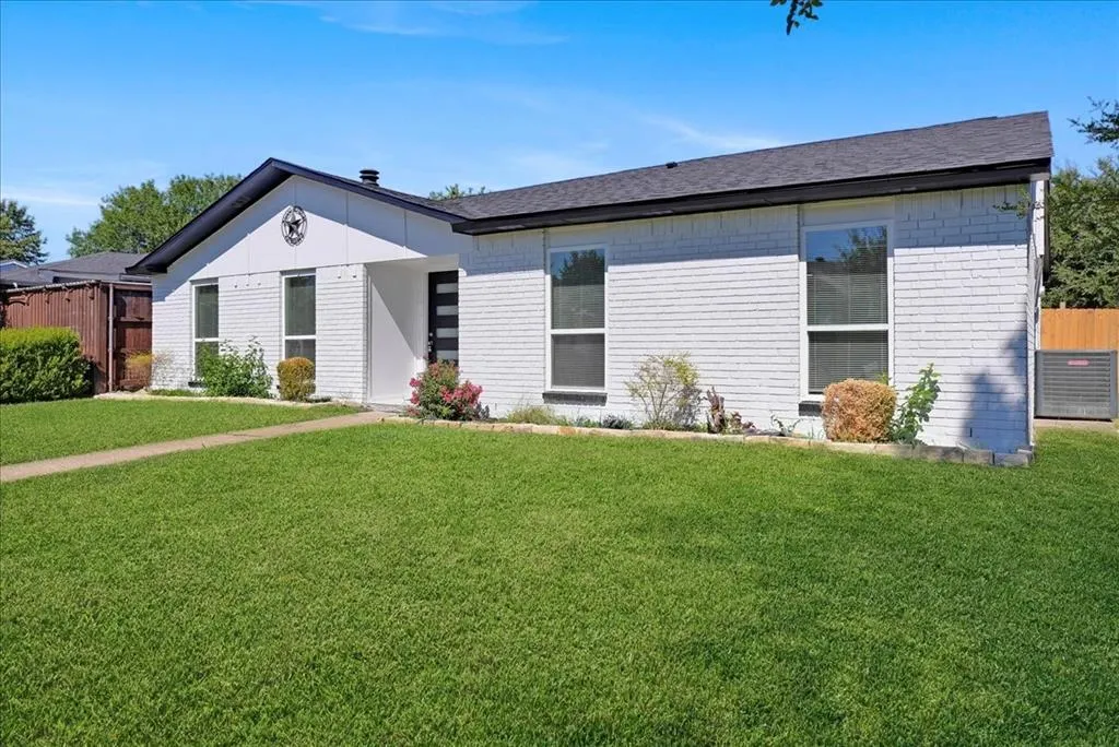 11615 Featherbrook Drive
