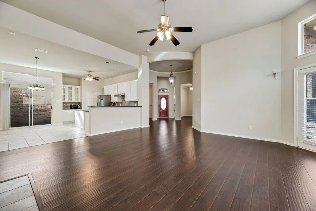 5544 Hidden Creek Lane