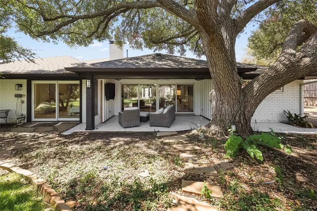 7117 Mimosa Lane