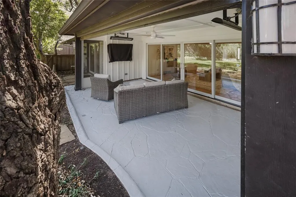 7117 Mimosa Lane