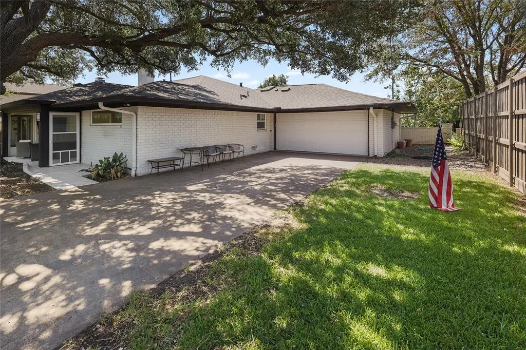 7117 Mimosa Lane