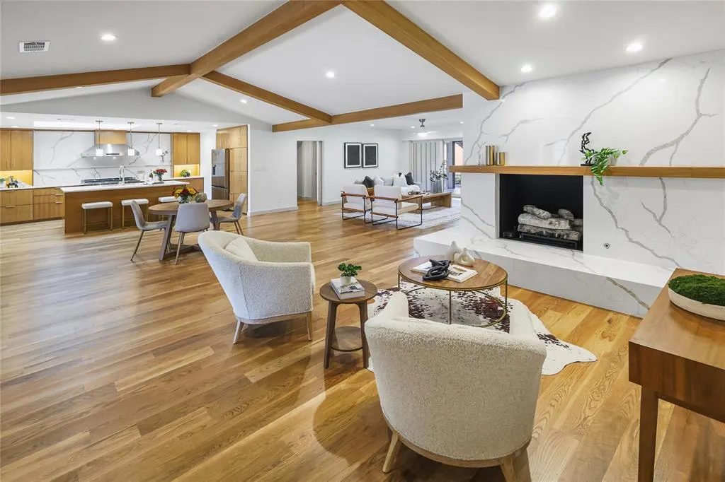 7117 Mimosa Lane