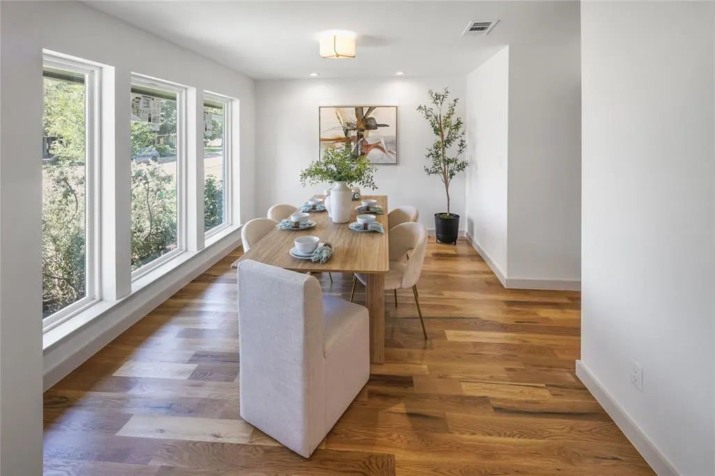 7117 Mimosa Lane