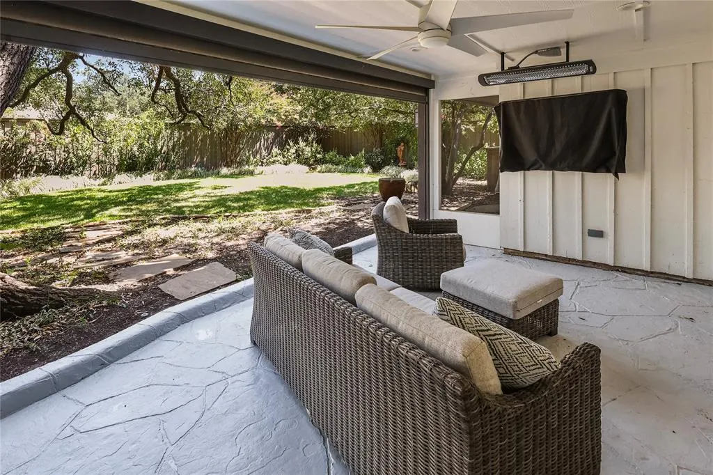 7117 Mimosa Lane