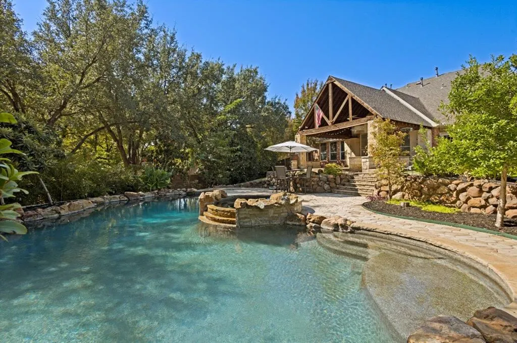 1729 Watersedge Drive