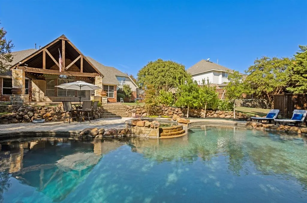 1729 Watersedge Drive
