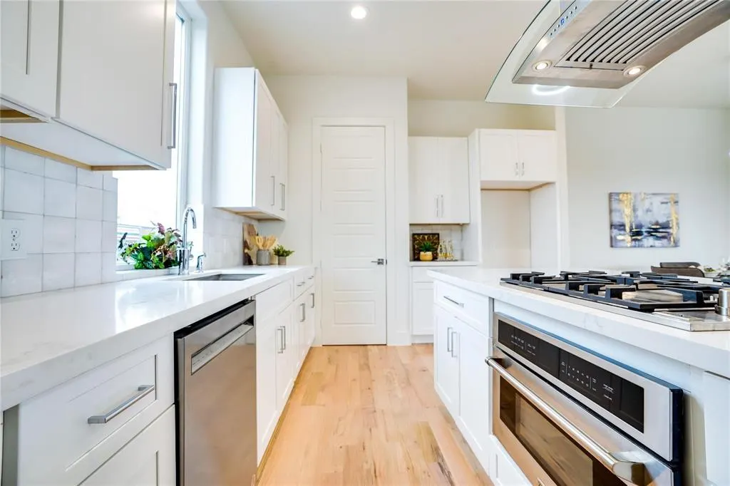 1612 Bennett Avenue #105