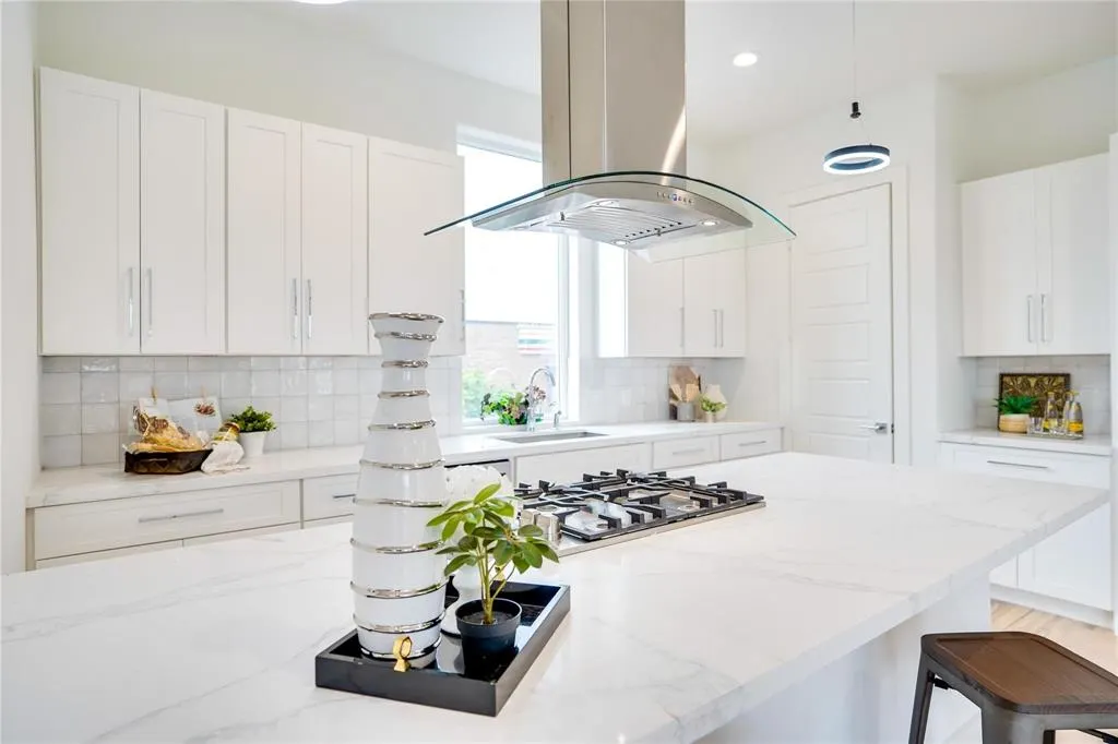 1612 Bennett Avenue #105