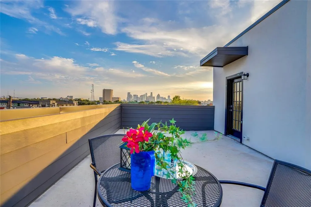 1612 Bennett Avenue #105