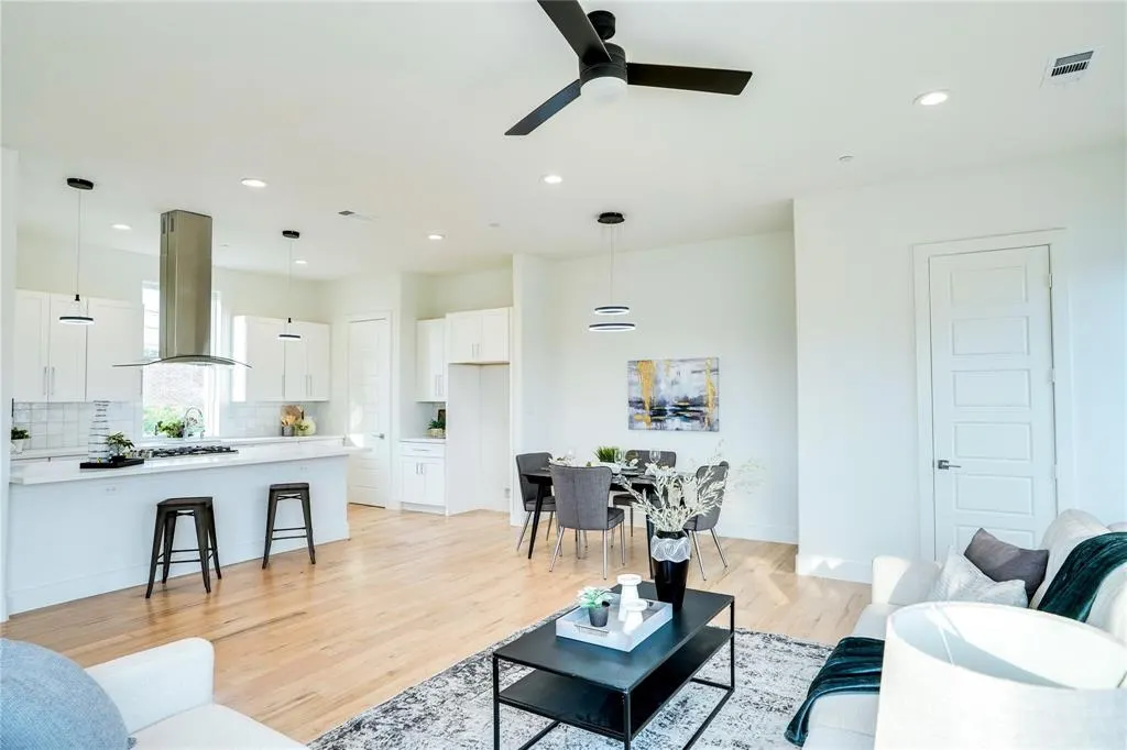 1612 Bennett Avenue #105