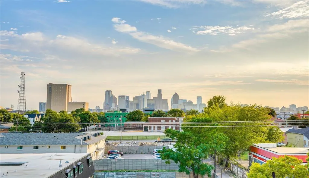 1612 Bennett Avenue #105