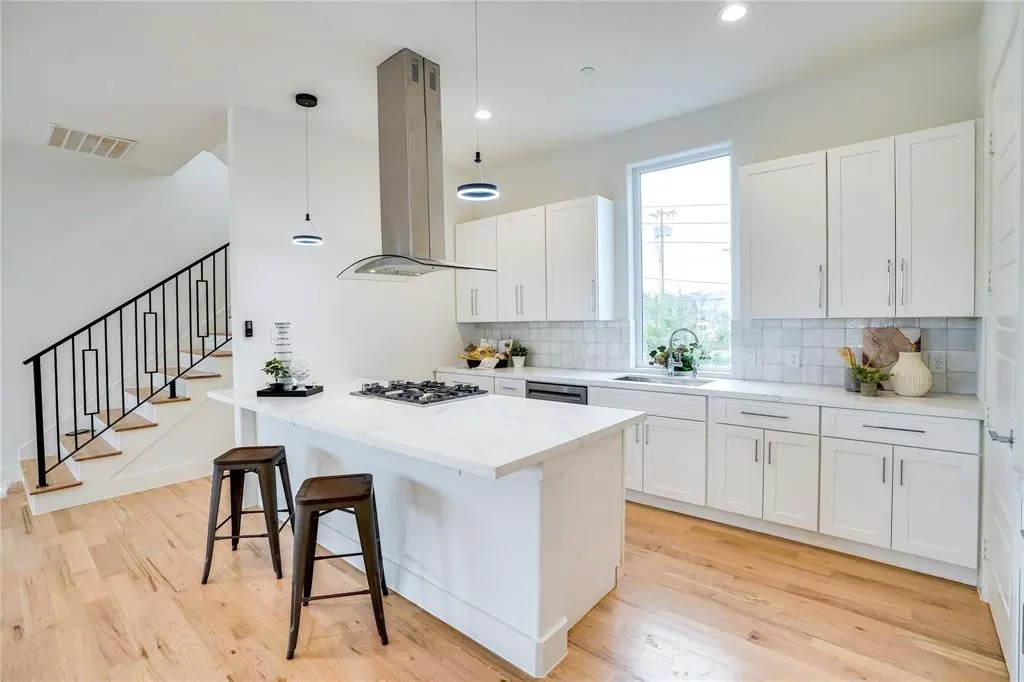 1612 Bennett Avenue #105