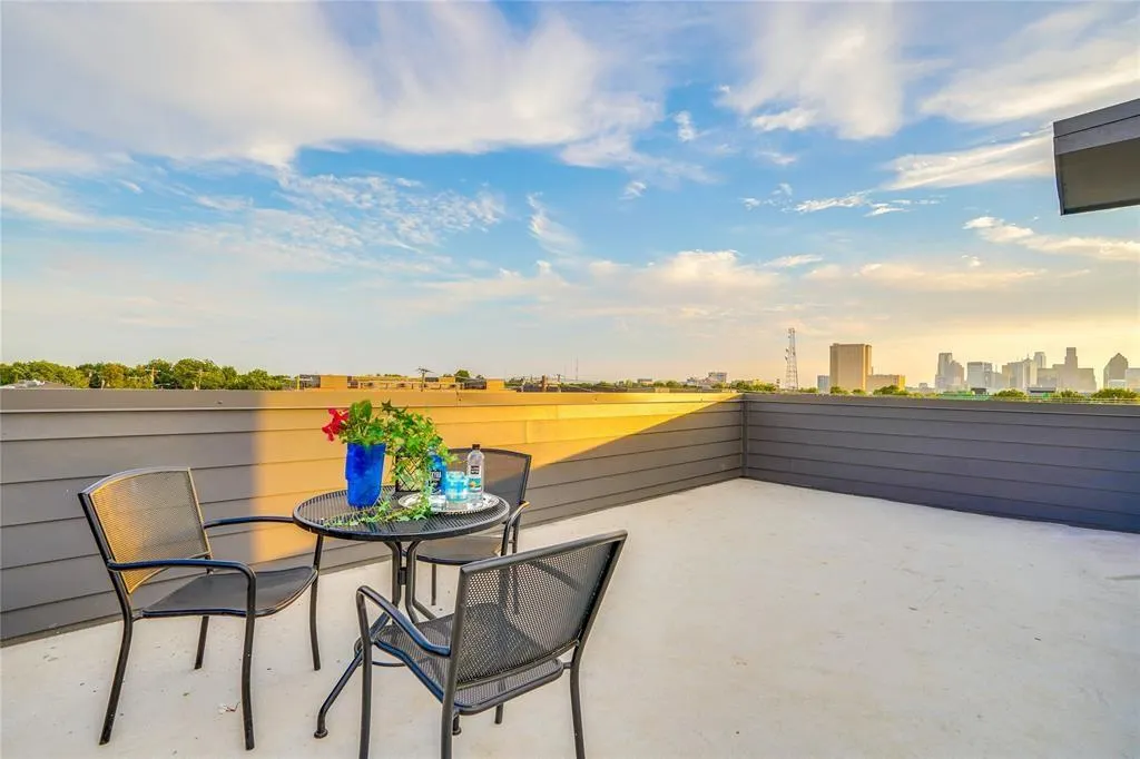 1612 Bennett Avenue #105
