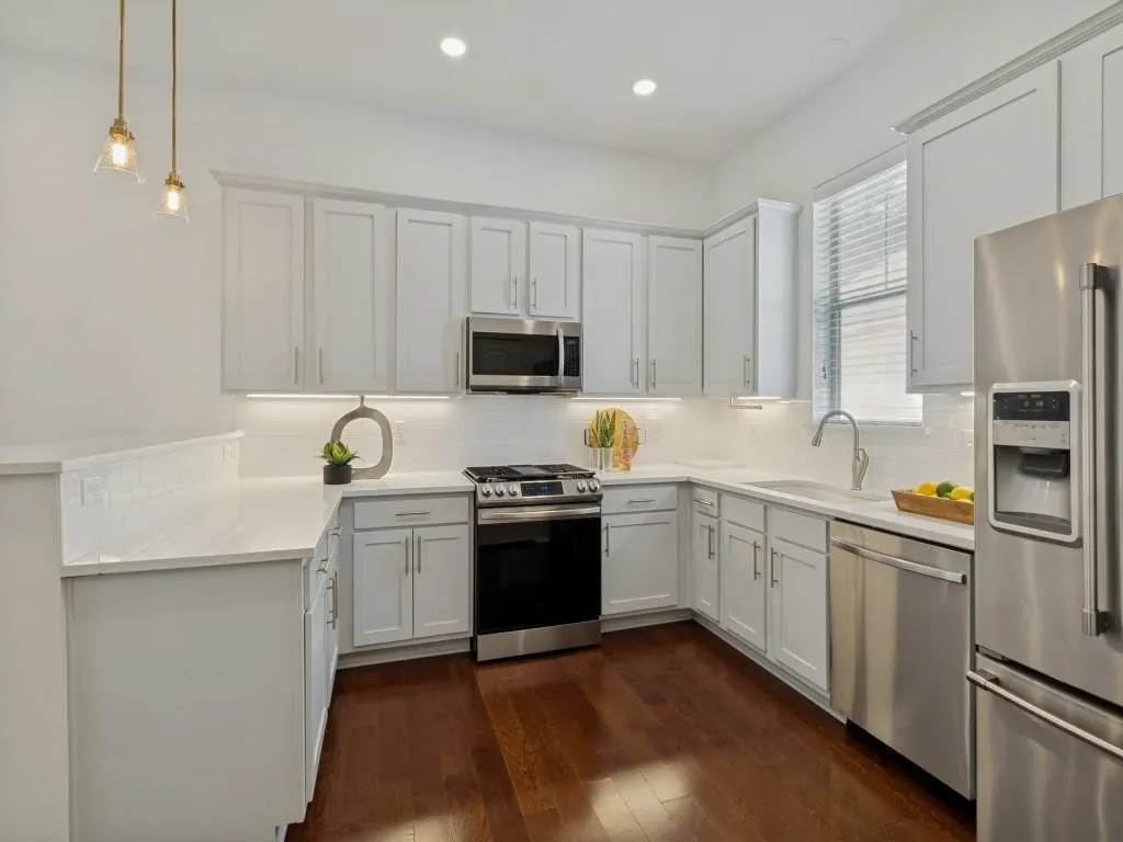 5743 Prospect Avenue #102