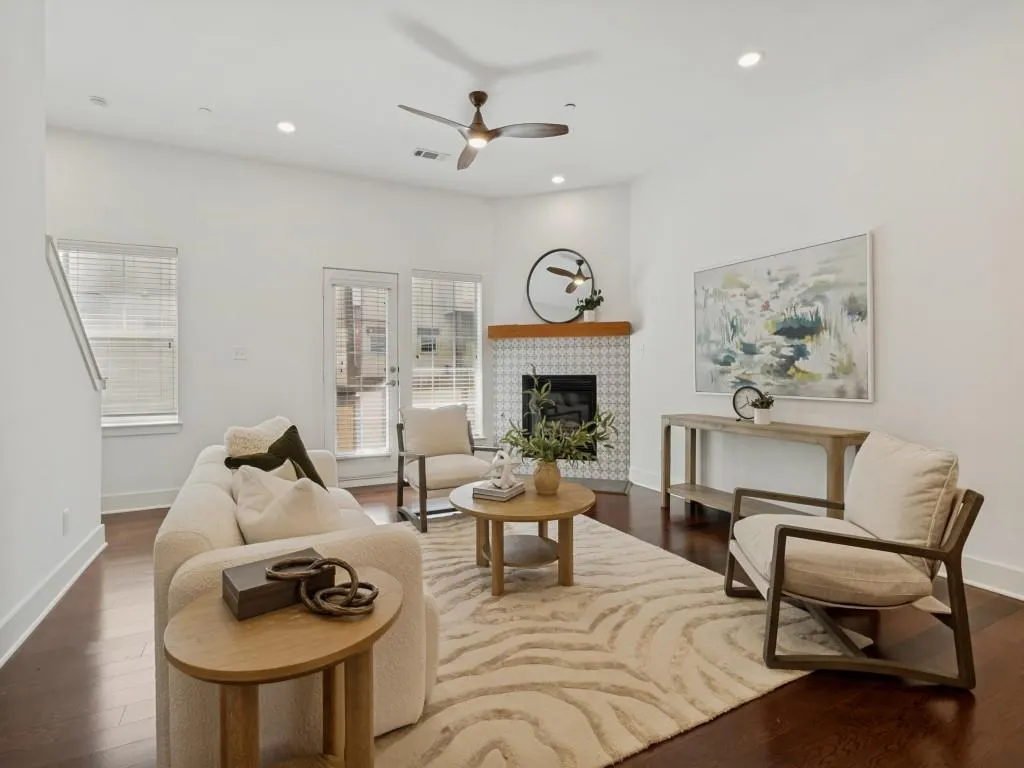 5743 Prospect Avenue #102