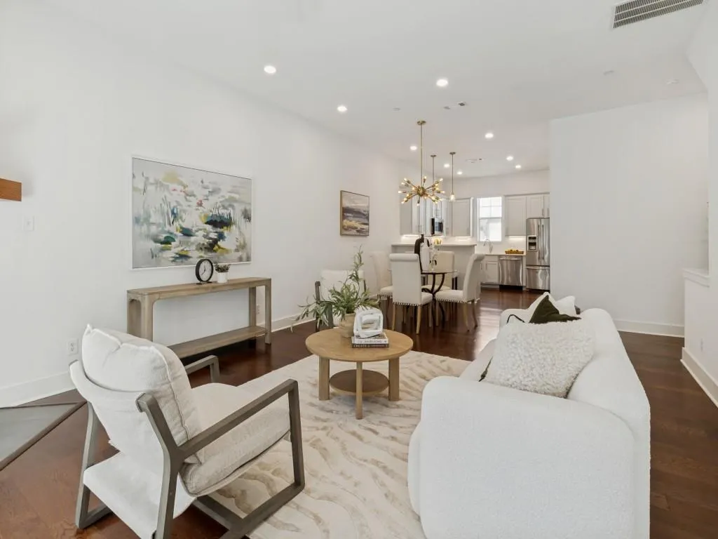 5743 Prospect Avenue #102