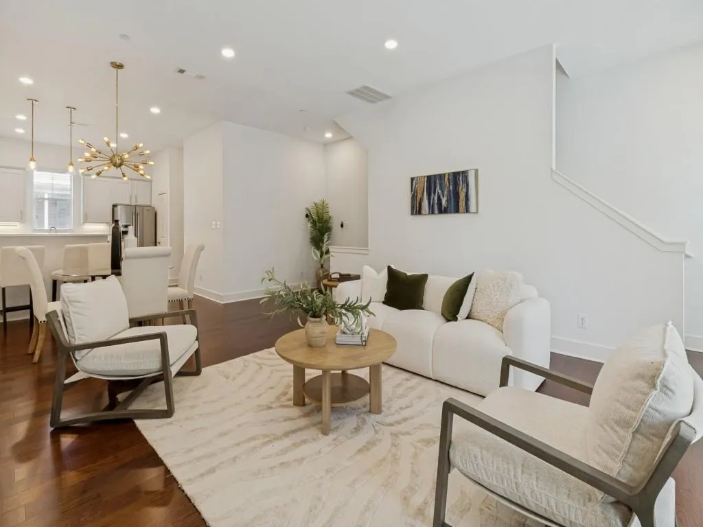 5743 Prospect Avenue #102