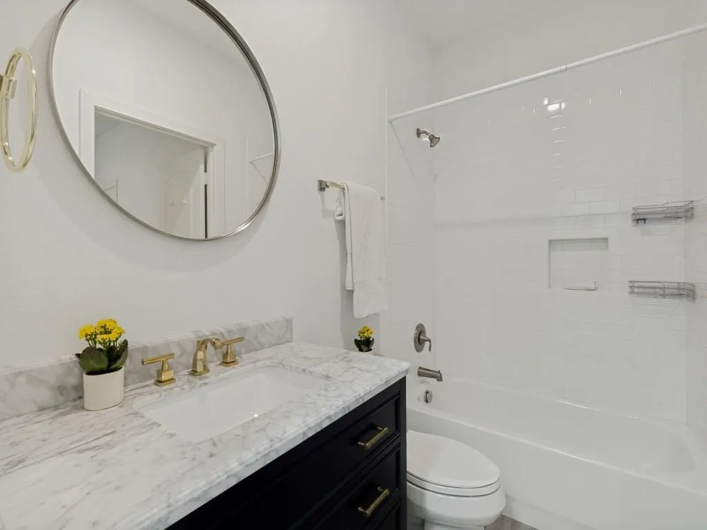 5743 Prospect Avenue #102